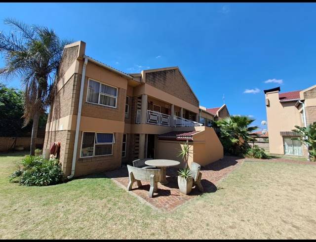 2 BEDROOM TOWNHOUSE FOR SALE IN DELVILLE